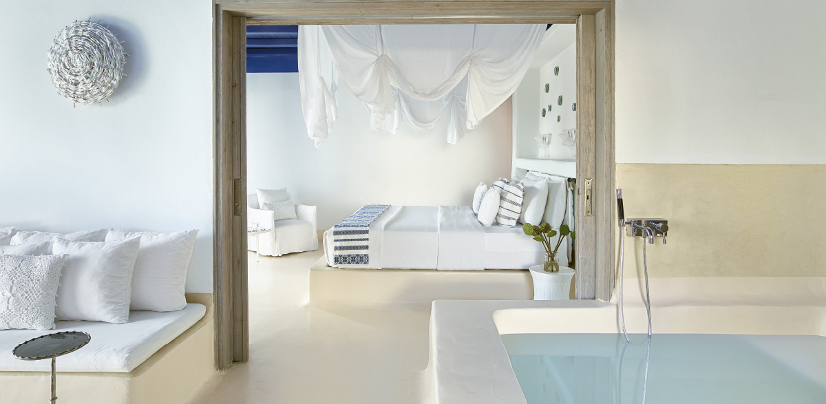 01-build-in-bathtub-endless-blu-villa-mykonos-blu