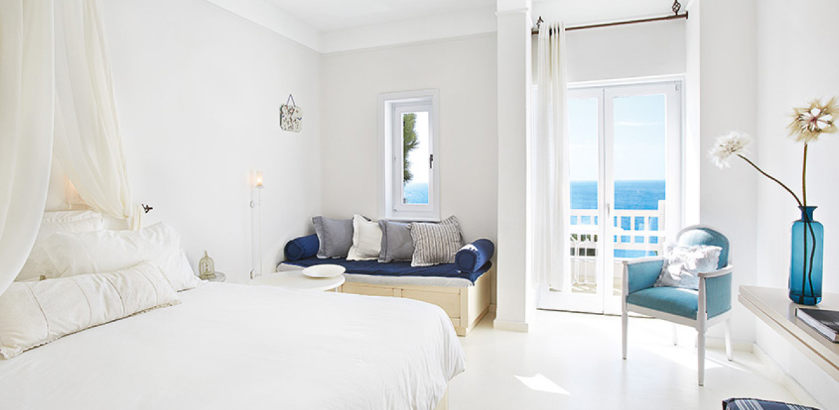 02-mykonos-blu-waterfront-bungalow-grecotel-island-accommodation