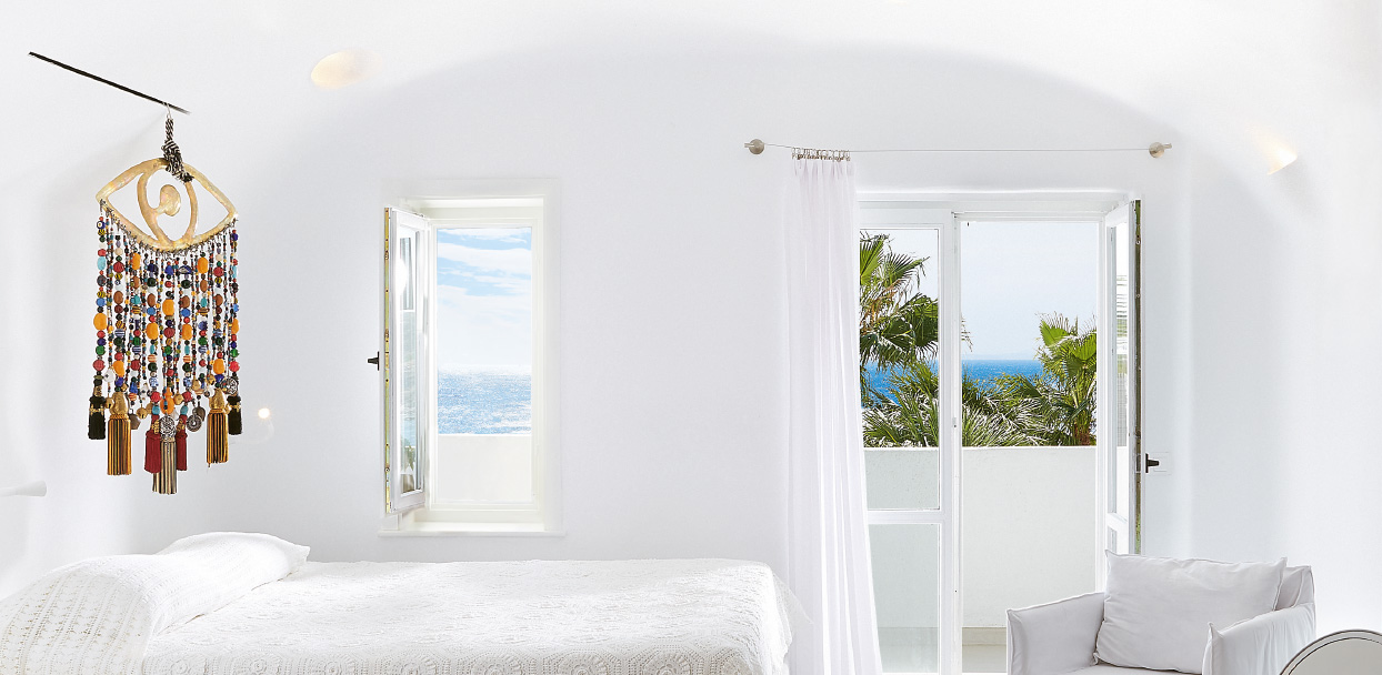romantic-accommodation-waterfront-bungalow-mykonos-blu