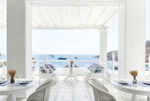 20-aegean-poets-dining-with-views-to-the-sea-grecotel-mykonos-blu
