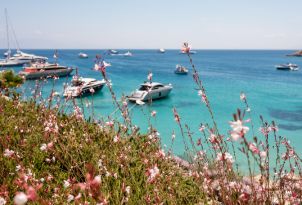 55-summer-vacations-grecotel-mykonos-blu